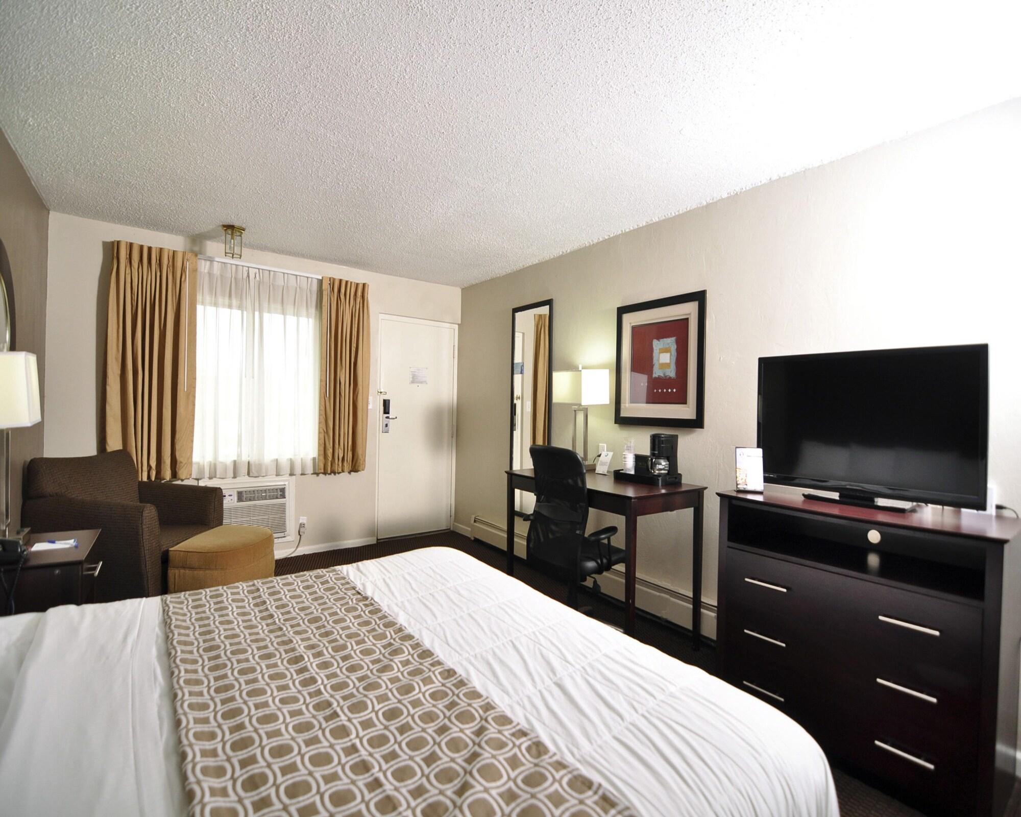 Baymont By Wyndham Sandusky Exterior photo