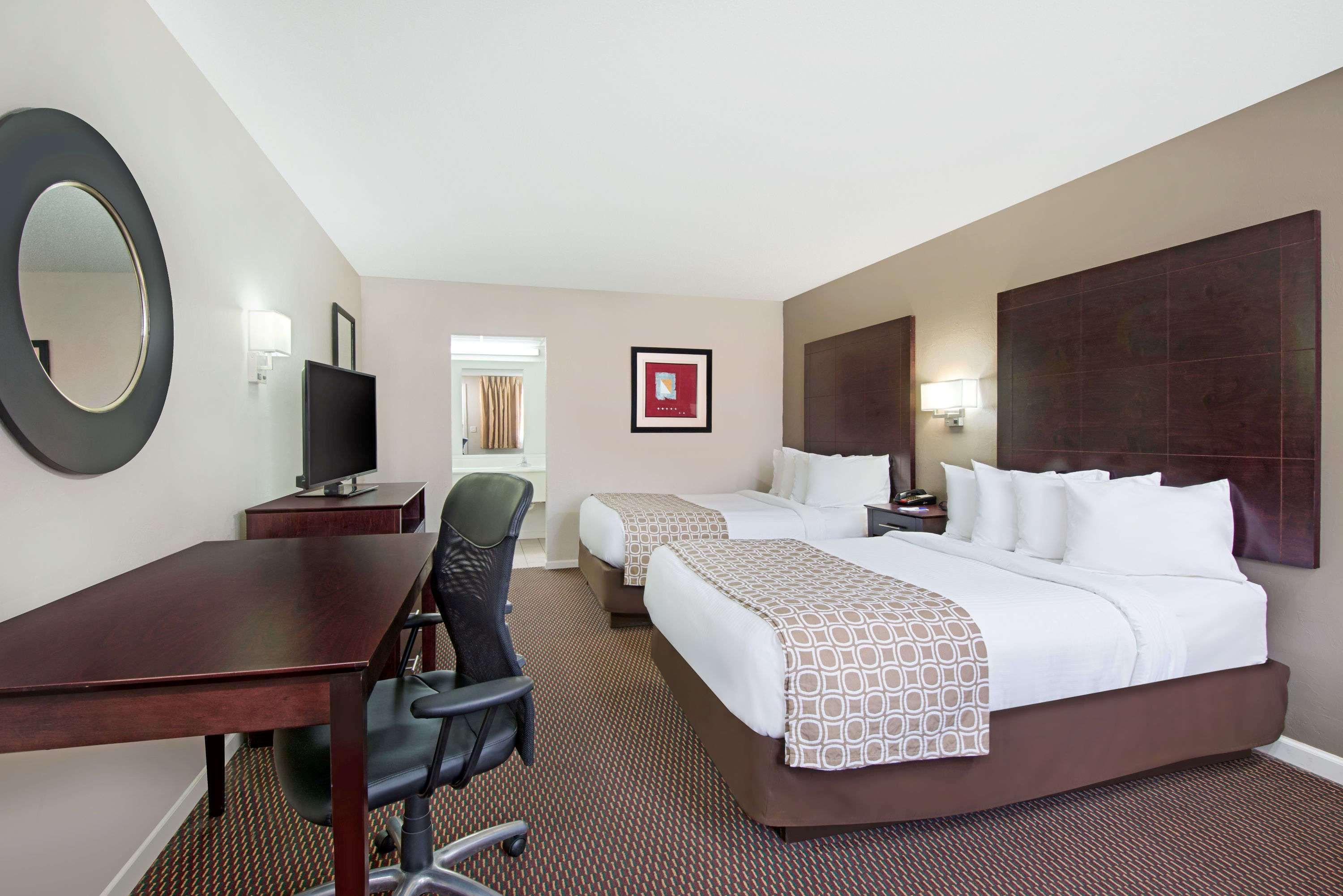 Baymont By Wyndham Sandusky Exterior photo