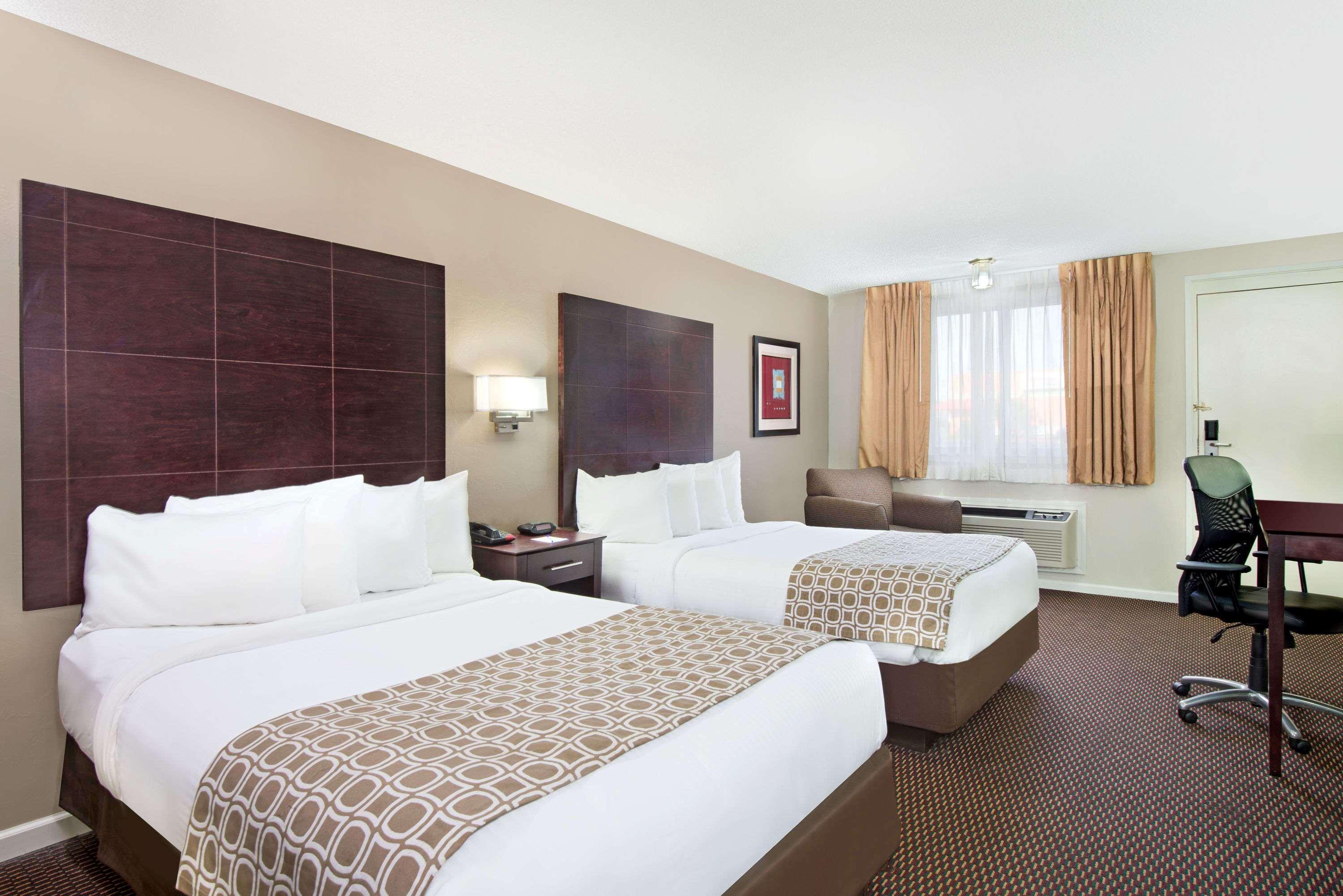 Baymont By Wyndham Sandusky Room photo