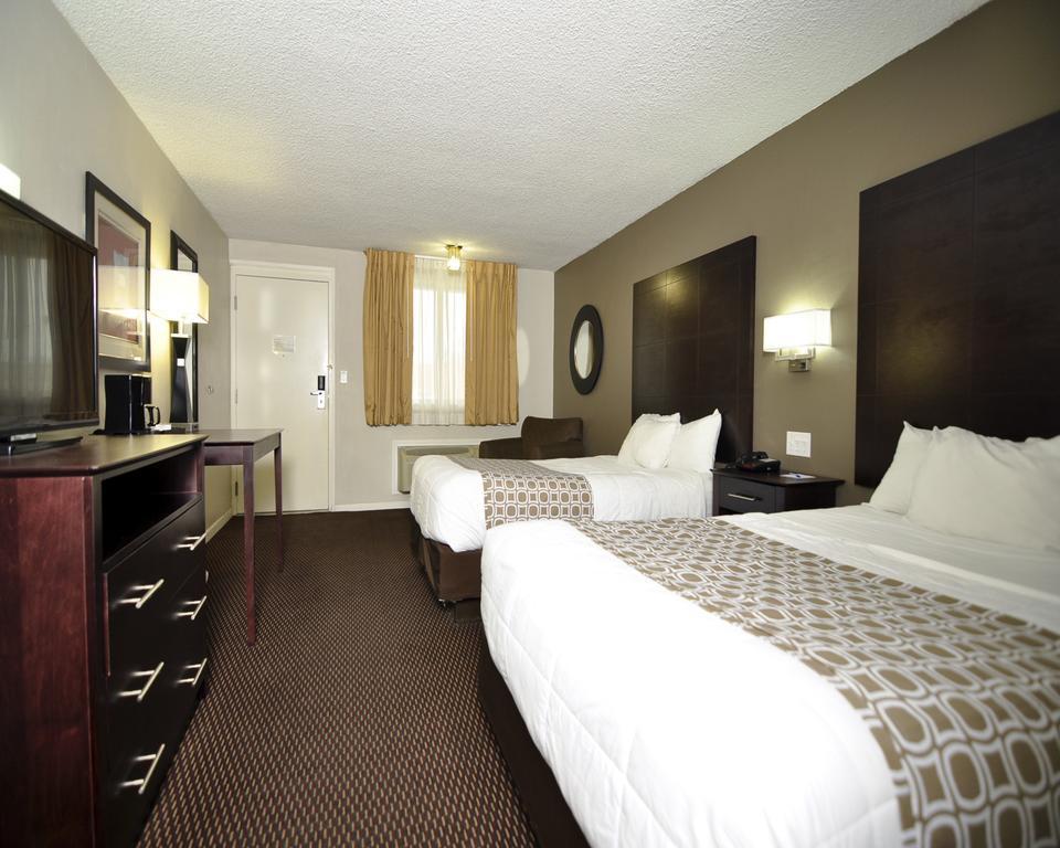 Baymont By Wyndham Sandusky Exterior photo