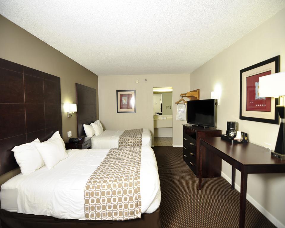 Baymont By Wyndham Sandusky Exterior photo