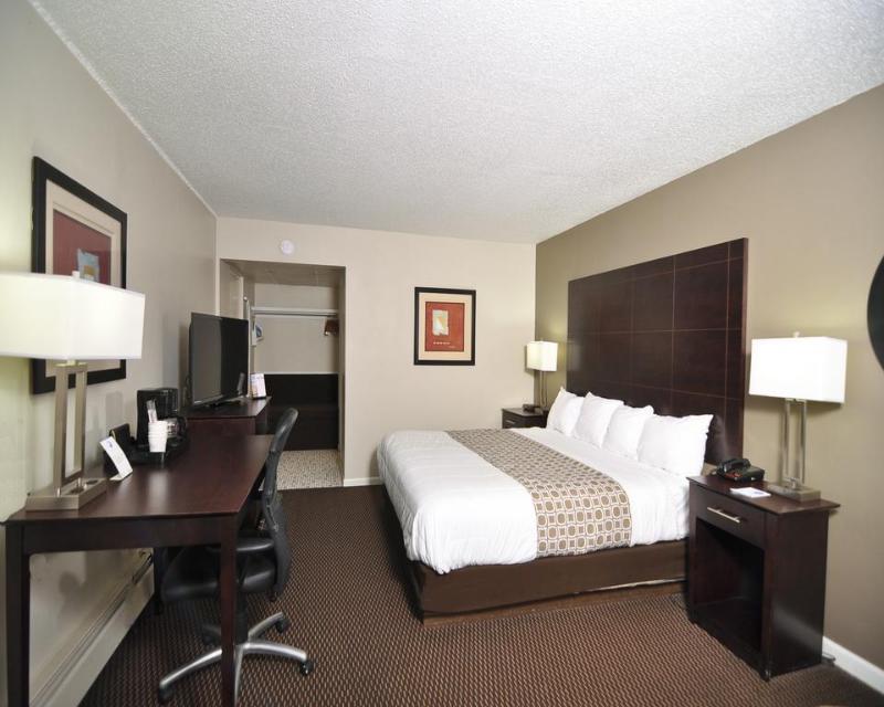 Baymont By Wyndham Sandusky Exterior photo
