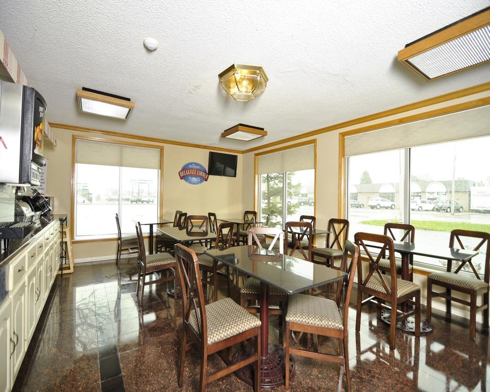 Baymont By Wyndham Sandusky Exterior photo