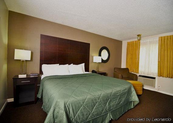 Baymont By Wyndham Sandusky Exterior photo